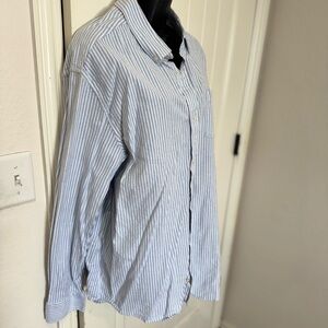GAP Blue and White Casual Button Down Shirt